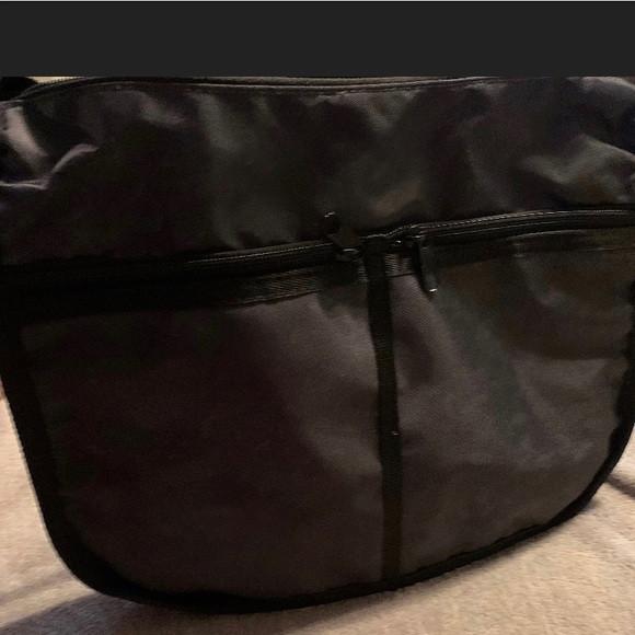 Culture crossbody Bag, NWT - Picture 3 of 5